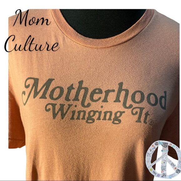 $ 5 $ add on - Mom Culture. Motherhood. Winging it. Size medium - Picture 3 of 6